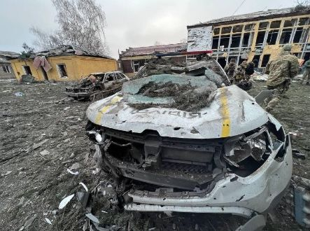 Ракета падна в полицейски участък в украински град, разрушенията са ужасяващи СНИМКИ