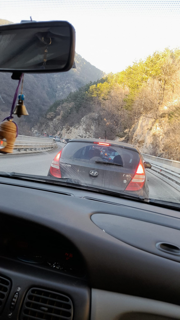 Ад за шофьорите: Километрична тапа на път към Пловдив СНИМКИ