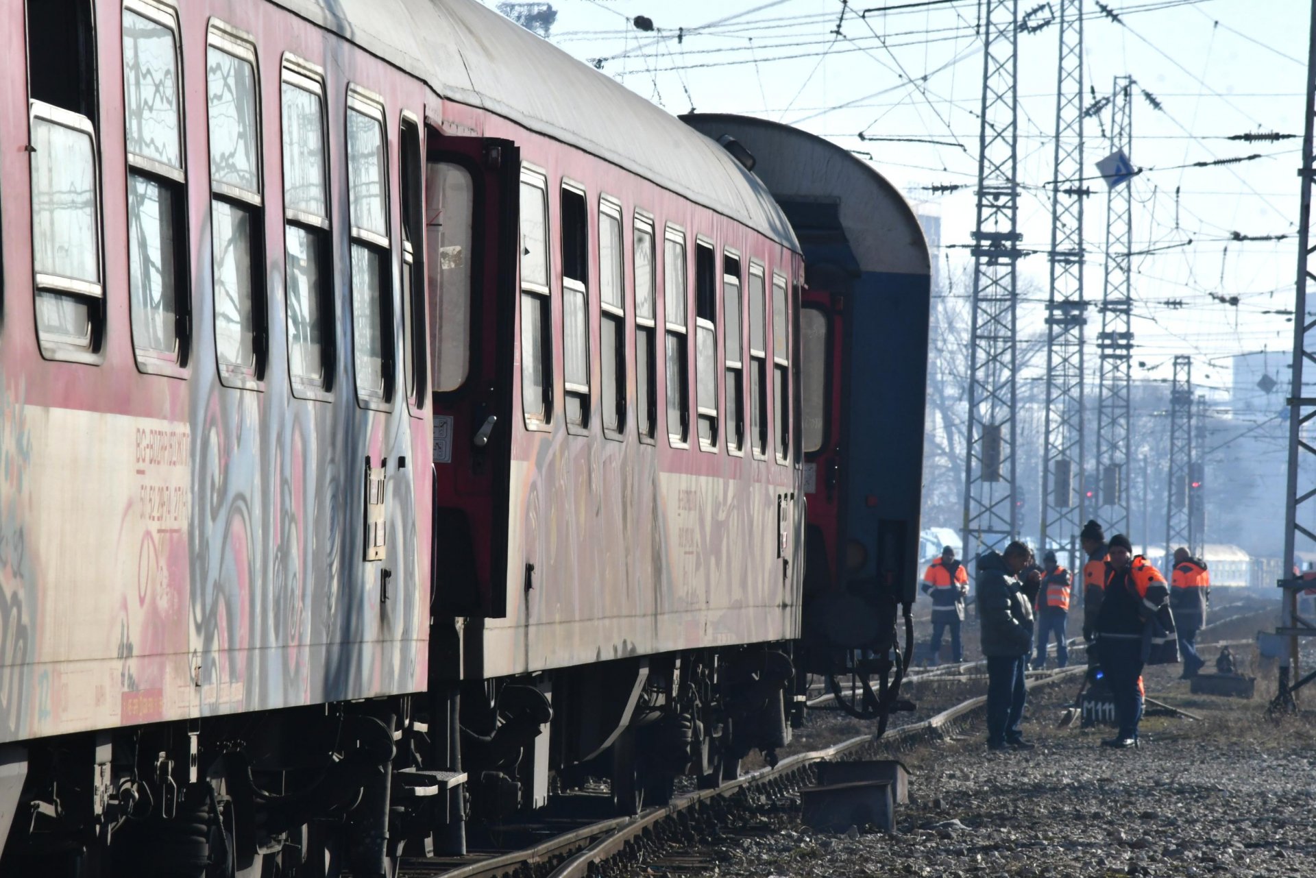 Гръмотевична буря спря влаковете между София и Пловдив