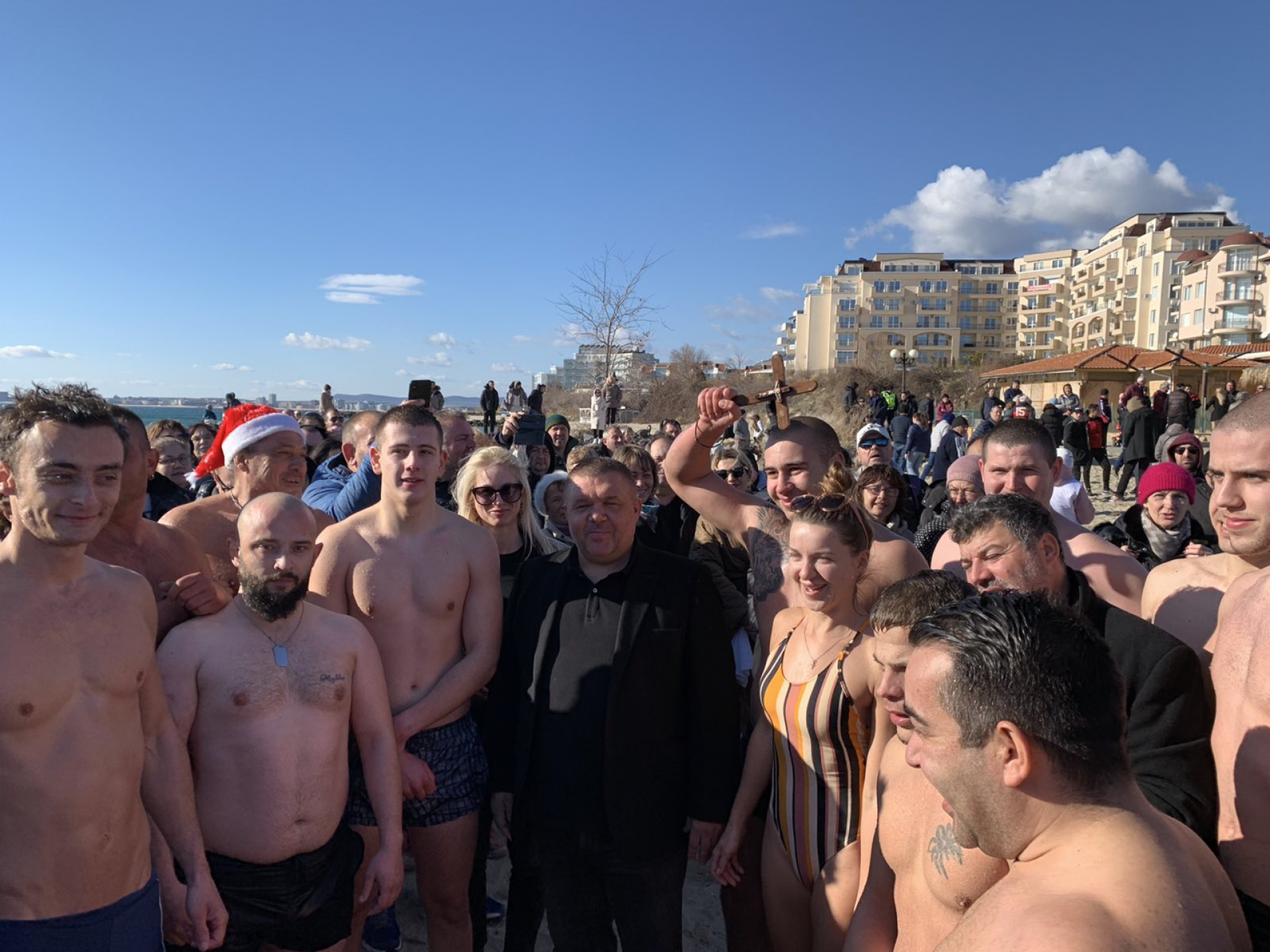 Млада украинка се хвърли в морето край Свети Влас, за да... СНИМКИ 