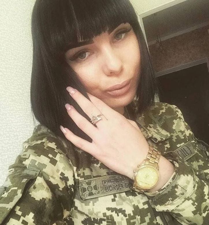 Украинска офицерка подпали скандал със свои развратни разголени СНИМКИ 18+