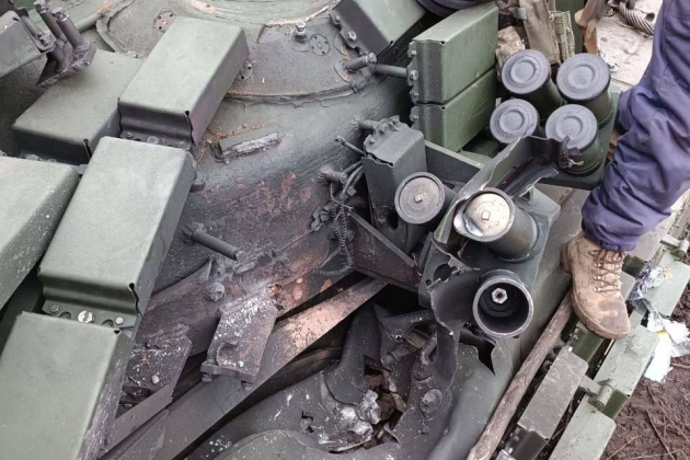 ВСУ показаха последствията от удар на дрон камикадзе по танк 