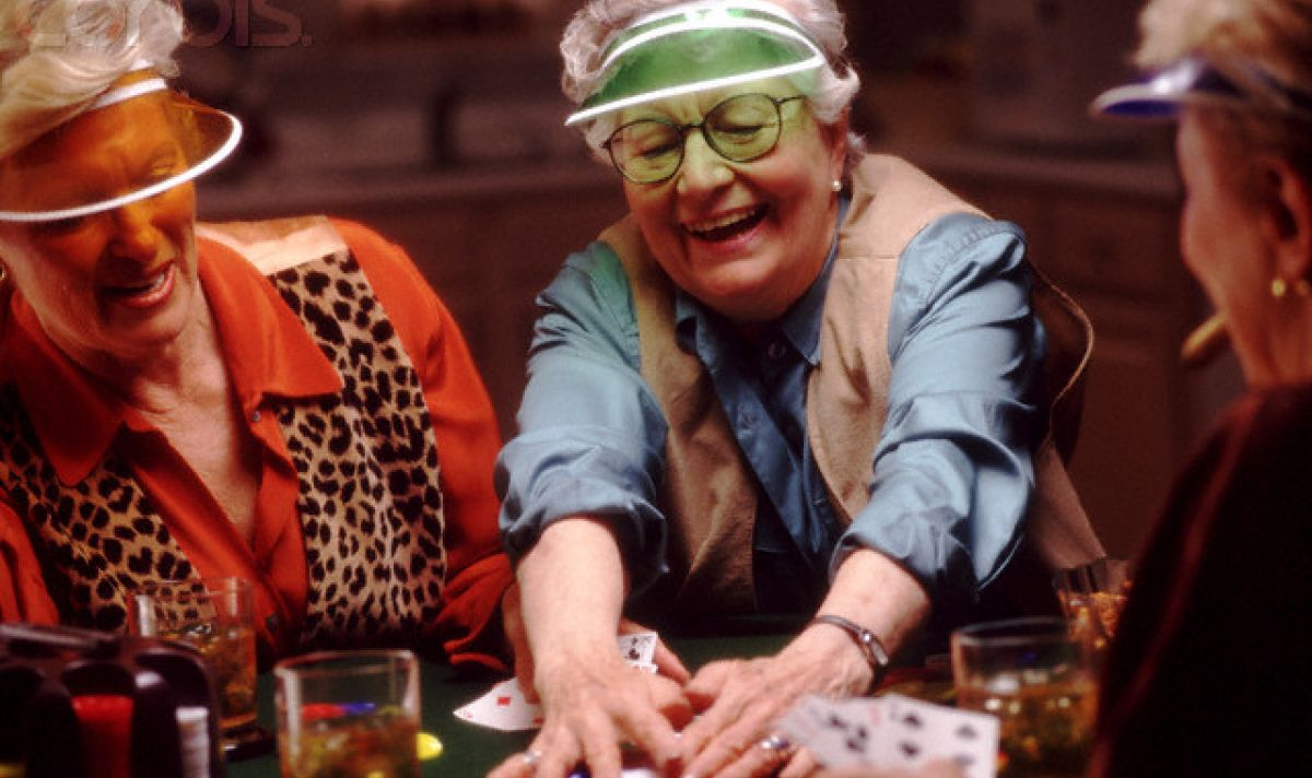 Ларж баба удари джакпота в казино и раздаде луди пари на крупиетата 