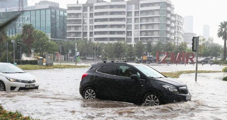 Библейски потоп в Измир, страшно е! ВИДЕО