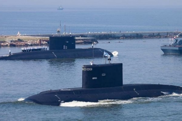 Руски подводници, въоръжени с "Калибър", масово навлязоха във водите на Черно море