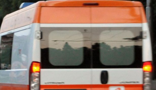 Тежък инцидент на входа на Пловдив, линейка лети към болницата