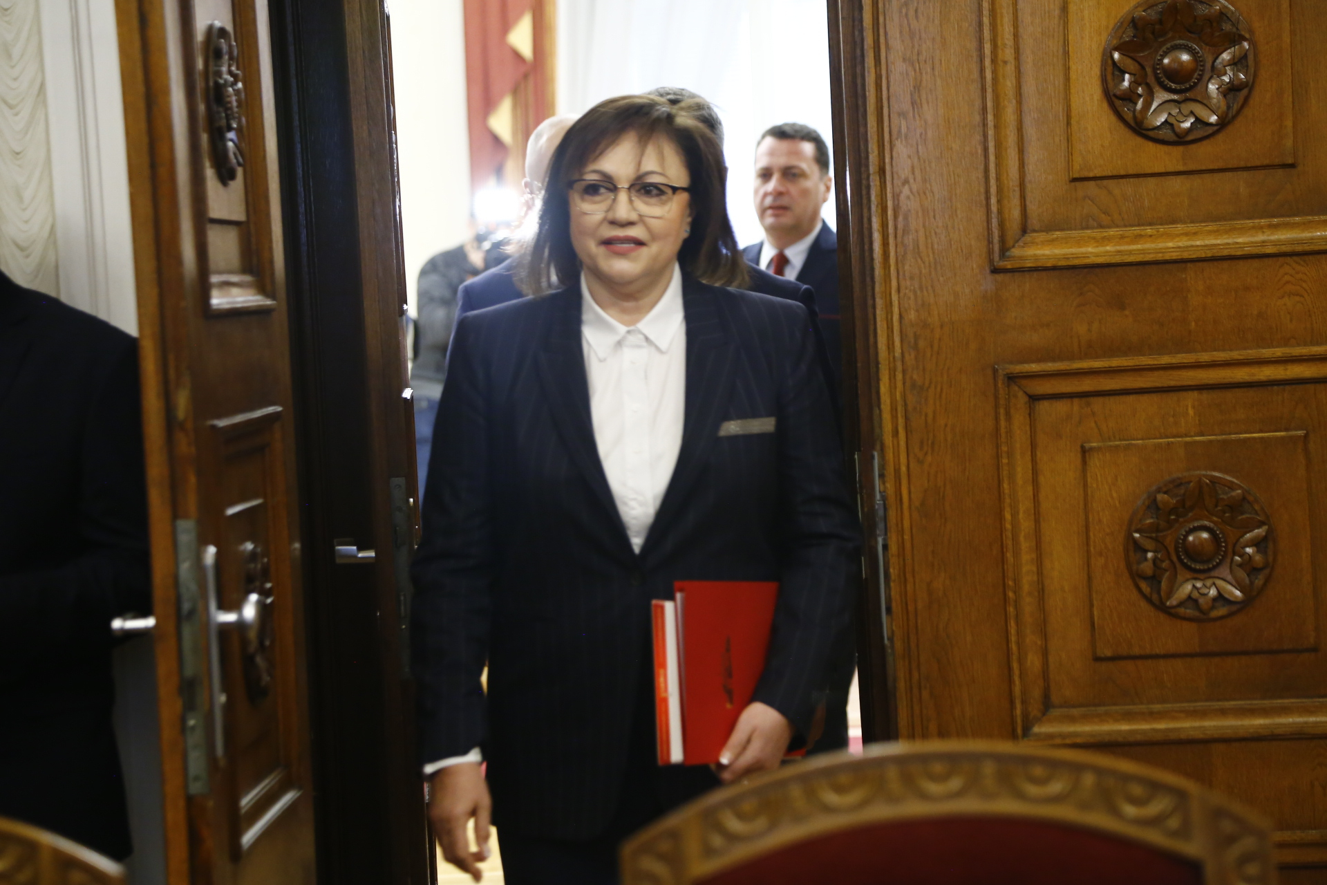 Нинова иска главата на министър на Радев, заговори за страшна грешка