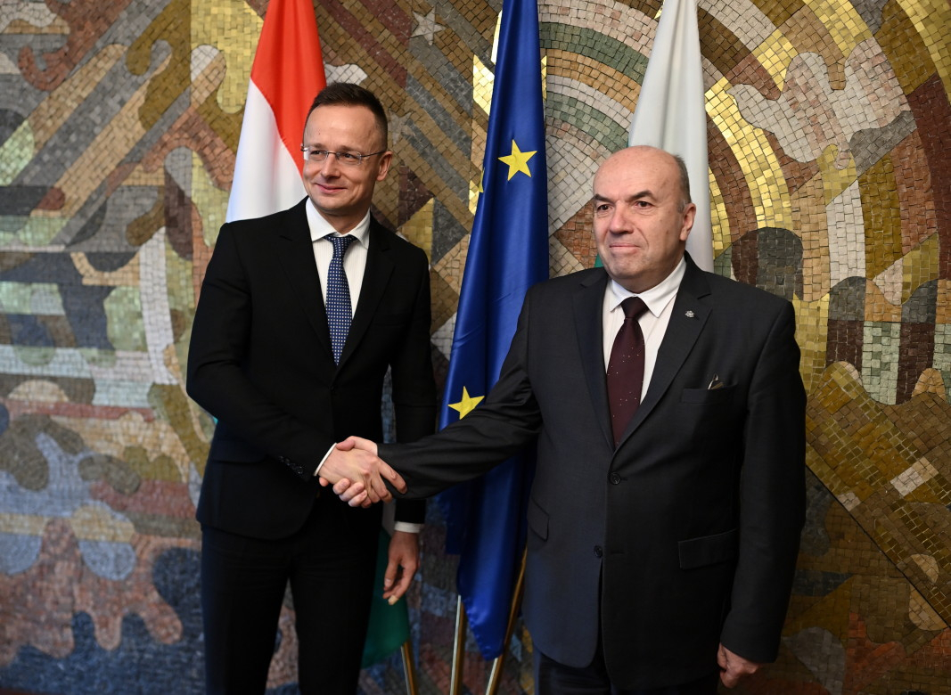 Външния министър: България си поставя като цел за "Шенген", датата... 