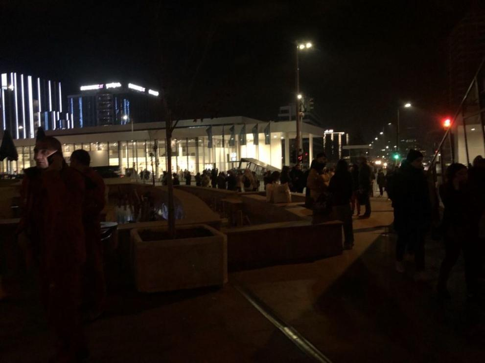 Стана ясна причината за евакуацията в столичен мол СНИМКИ 