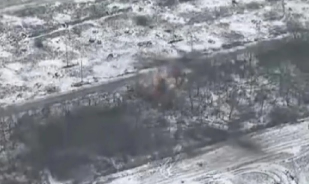 ВИДЕО от войната: Украински артилеристи нанасят тежки удари край Бахмут