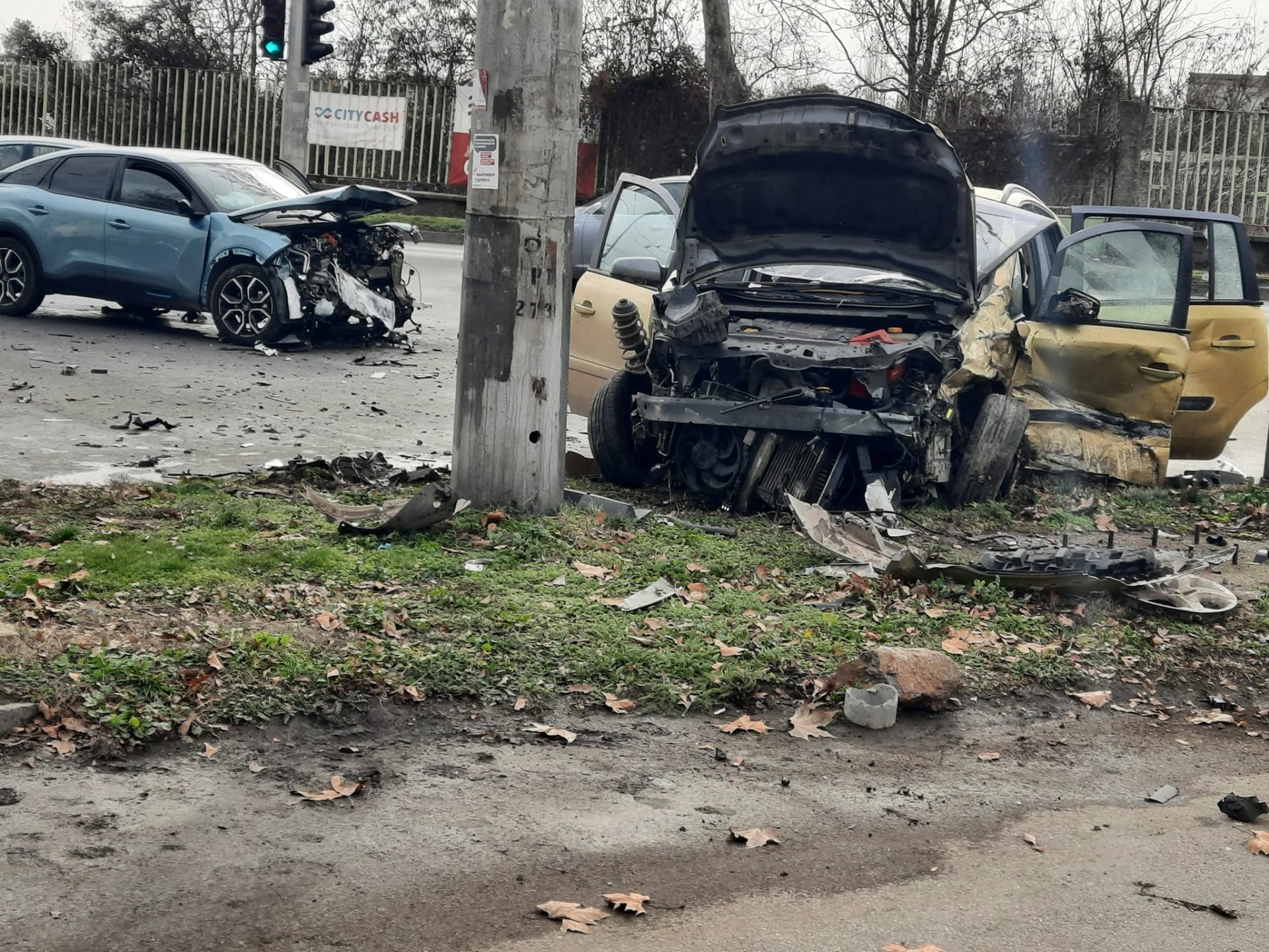 Такава зверска катастрофа скоро не е имало в Сливен, хората гледат и се кръстят СНИМКИ