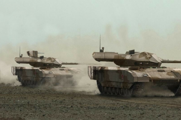 Русия праща в Украйна най-страшните си танкове ВИДЕО