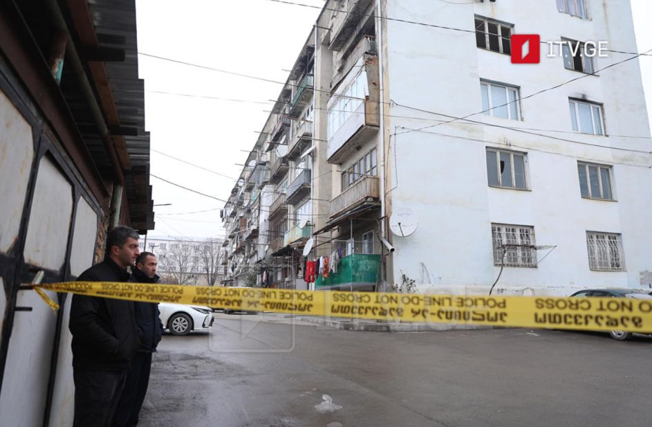Бивш военен разстреля петима от балкона на апартамента си СНИМКИ 