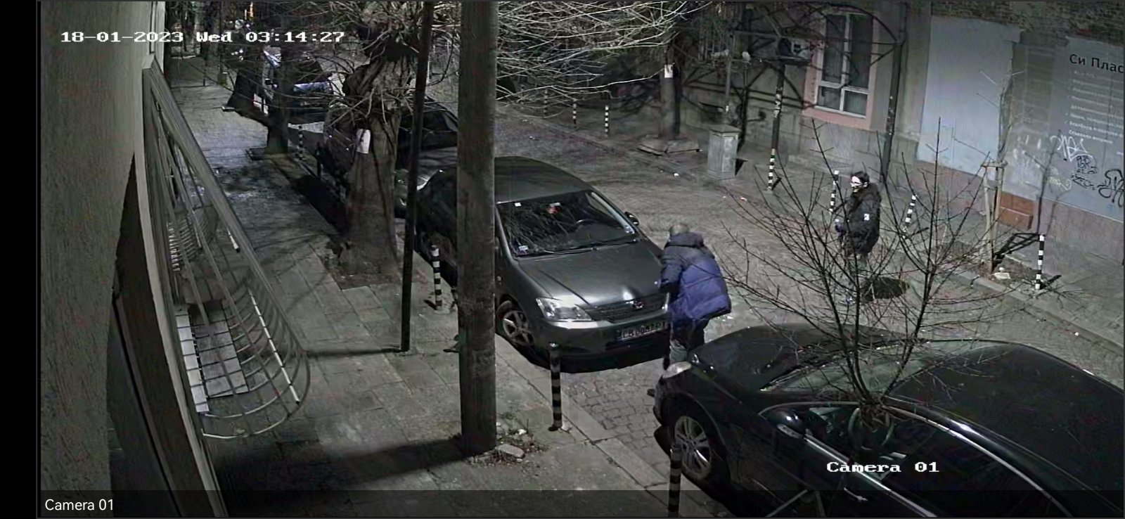 Жителите на столичен квартал пропищяха заради двама мъже, подозират страшна крими схема СНИМКИ
