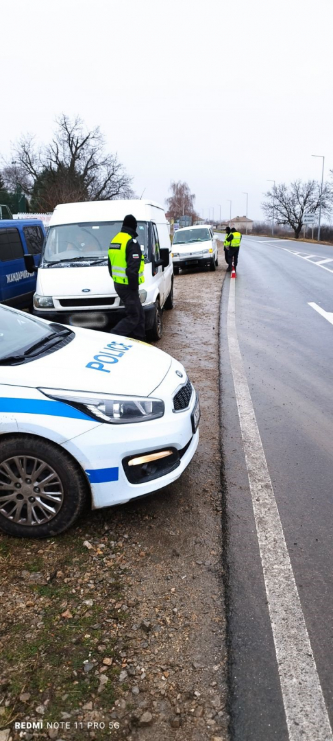 Спецакция скова Пловдивско, ченгета тарашат наред и закопчават за... СНИМКИ 