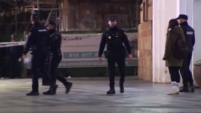 Терористичен акт окървави Испания: Мъж с мачете нахлу в две църкви и... ВИДЕО