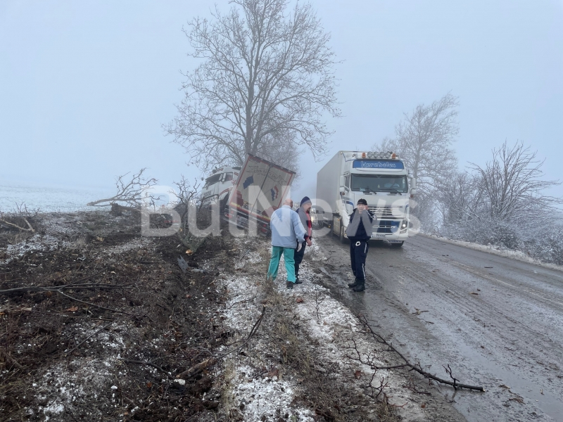 Невиждана каскада във Врачанско, шофьорите не вярват на очите си СНИМКИ