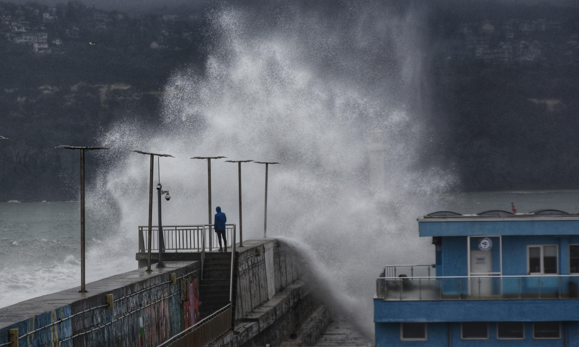7,2 по Рихтер в Черно море, 5-метрови цунами и опустошения между Балчик и Шабла