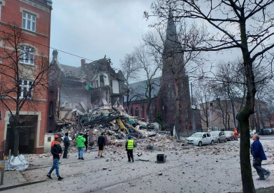 Мощна експлозия в Полша, има жертви и ранени ВИДЕО 