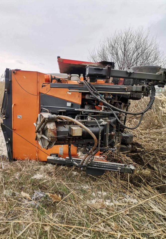 Пиян направи голяма беля с камион за снегопочистване в Шуменско СНИМКИ