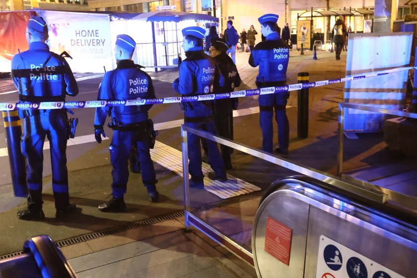 Кървав терор в сърцето на Брюксел, хора бягат панически от метрото СНИМКИ 