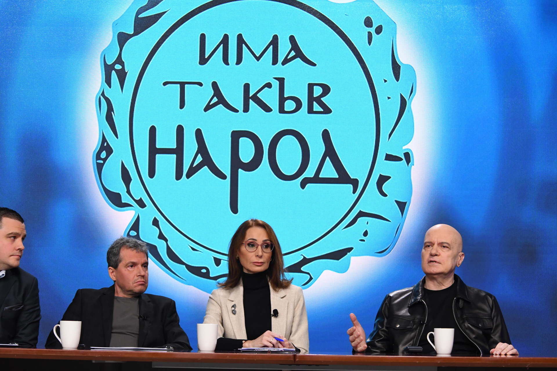 Доц. Киселова смъмри Слави и хората му, огласи главната цел на референдума им 