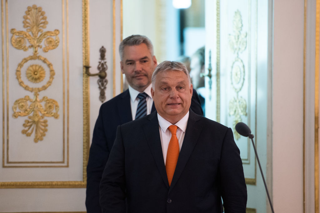 EК го каза на Обран: Унгария трябва да се освободи от зловредното руско влияние