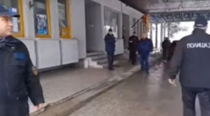 Проговори адвокатът на българите, задържани в РСМ: 6 часа са били с белезници, бити са