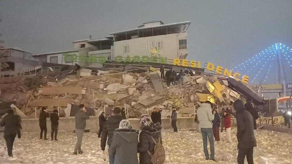 Последни новини за страшното земетресение, което събори сгради в Турция ВИДЕО
