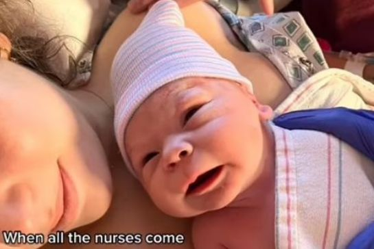 Цяла болница гледа бебето на млада родилка и не вярва на очите си