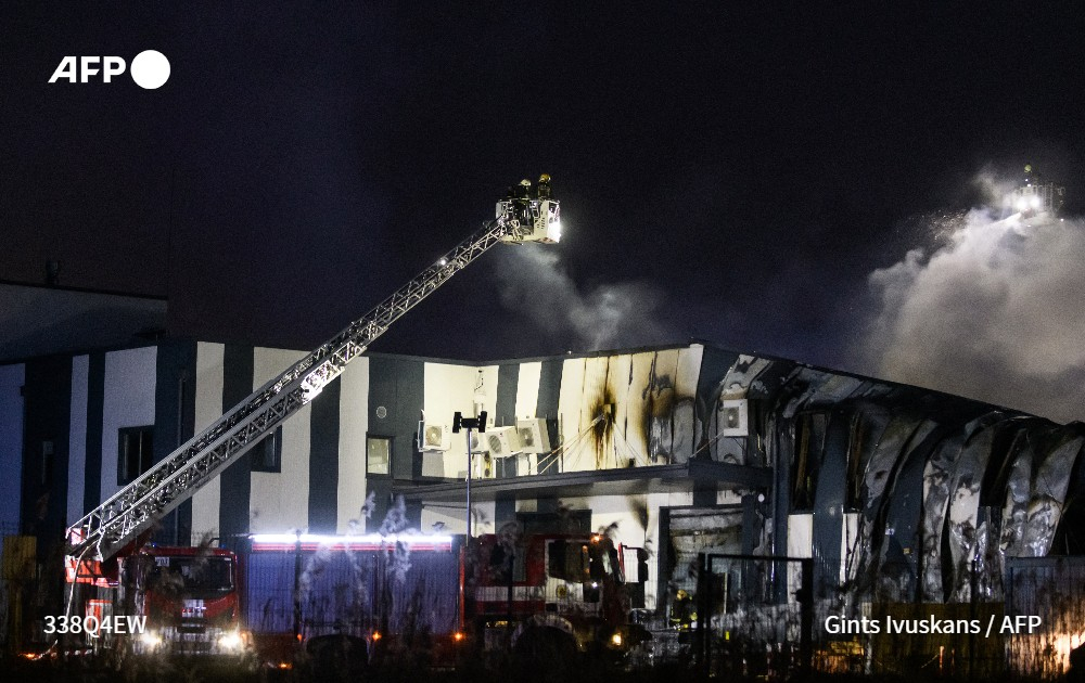 Голям пожар избухна в US фабрика, произвеждаща дронове за Украйна ВИДЕО