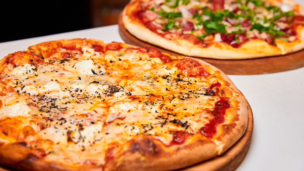 Докъде се докарахме: Пицата в България е поскъпнала 4 пъти повече от италианската