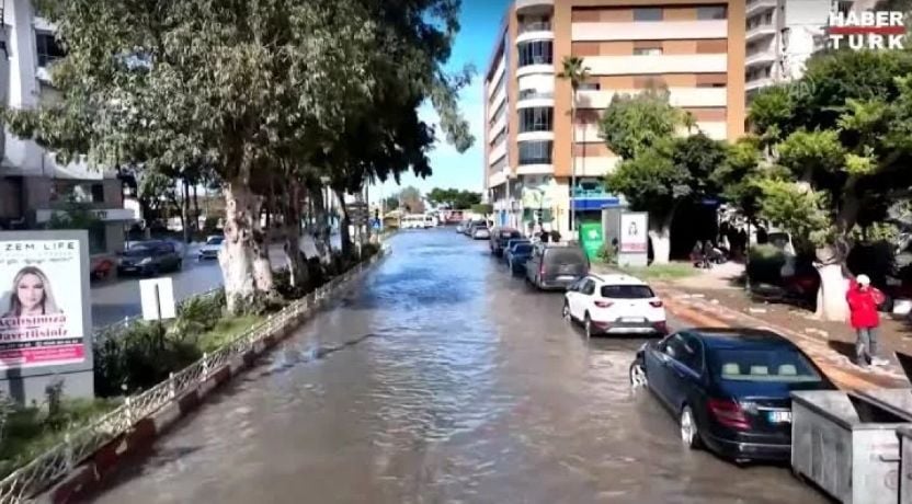 Морето в Искендерун полудя след чудовищния трус, по улиците е страшно СНИМКИ 