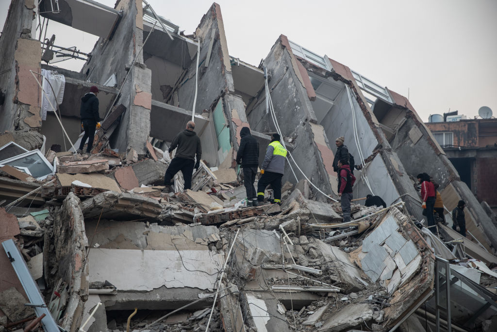 След труса: Събарят изцяло голям турски град, за да го изградят наново
