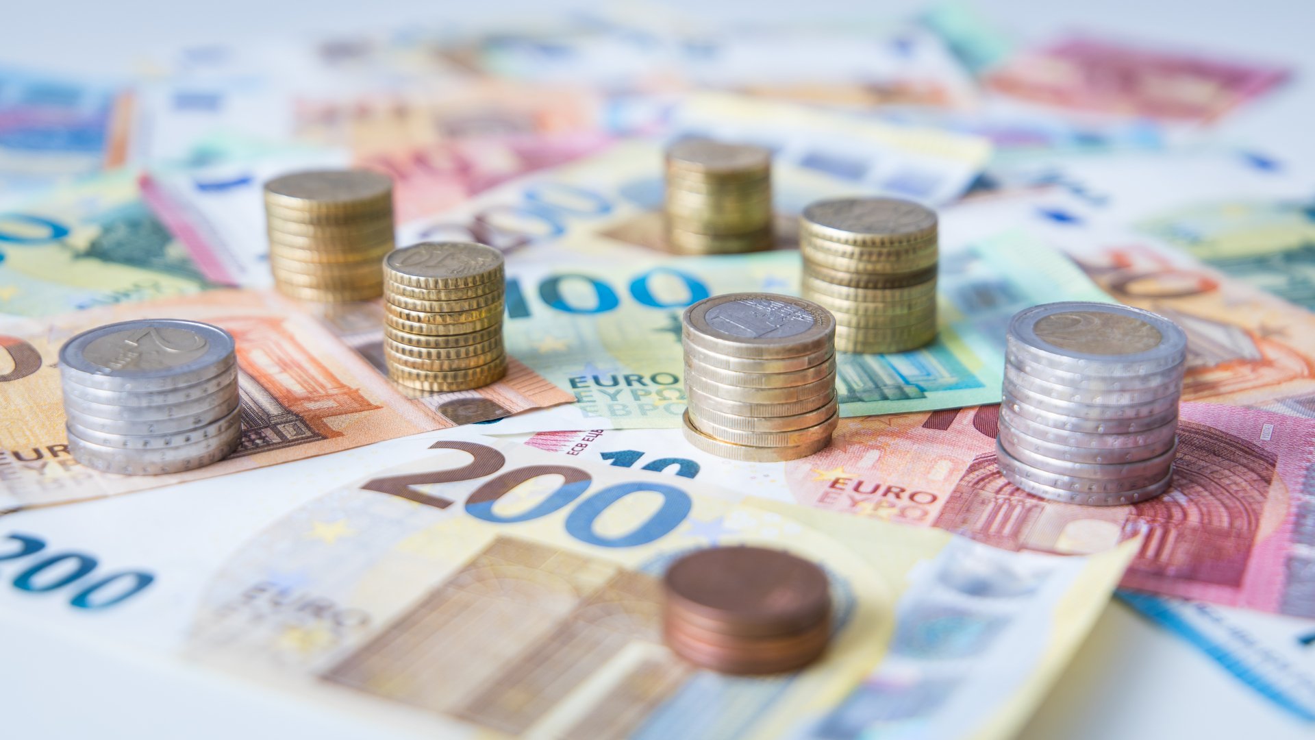 Експерти посочиха кога България трябва да приеме еврото