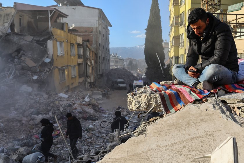 Ужасът в Сирия няма край, земята пак се разлюля страховито и то на фатално място