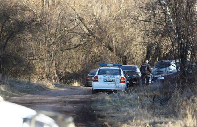 Откриха труп в гората край Разград! А ако видите кола изцапана с кръв, веднага звъннете в полицията
