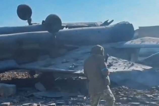 ВИДЕО от войната: Руски ракети изпепелиха база на украинските ВВС 