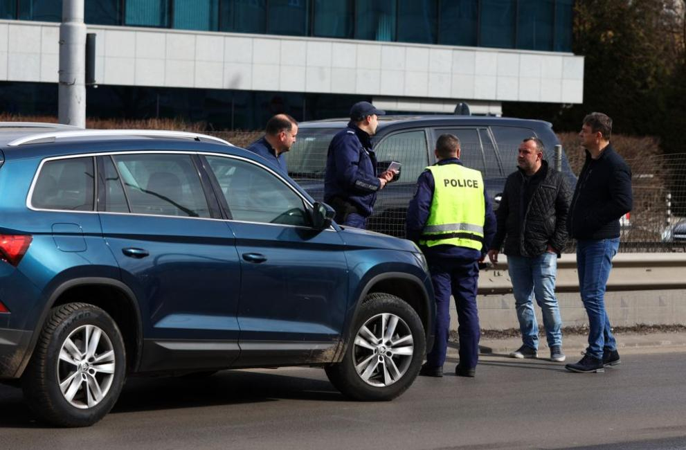 Първо в БЛИЦ! Близо 17 помлени коли в 4 зверски мелета парализираха столичния бул. „Цариградско шосе“ СНИМКИ