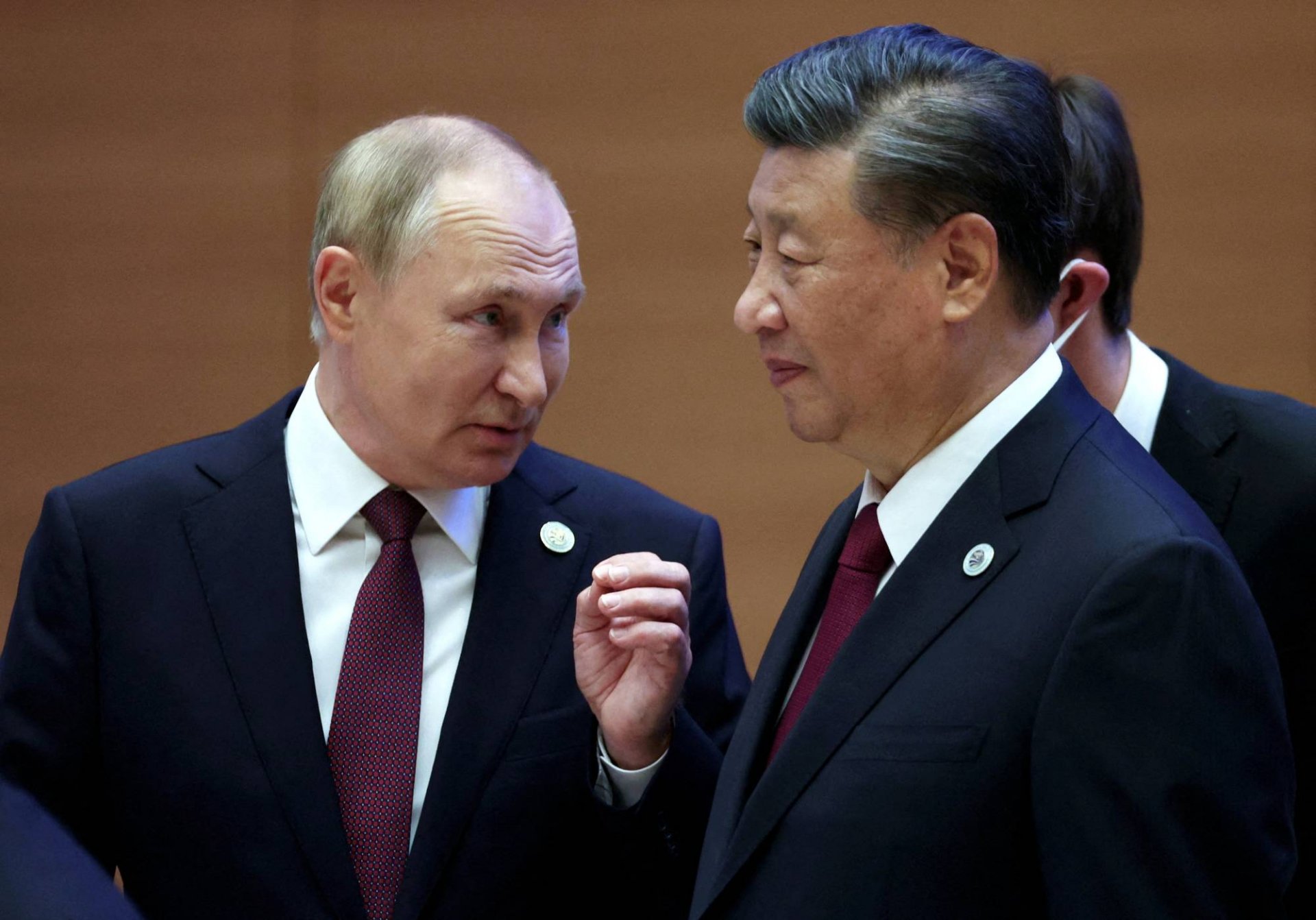Вашингтон: Китай обмисля да предостави оръжия на Русия, но "ще има последици"