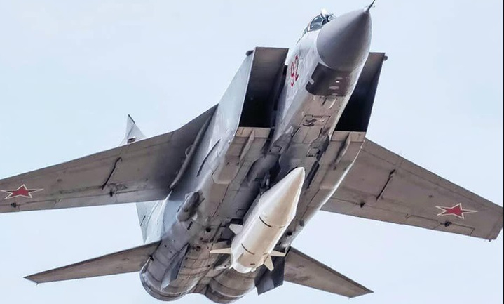 Разкритие: "Кинжал", изстрелян от МиГ-31К, е можело да порази Байдън в Киев за 100 секунди