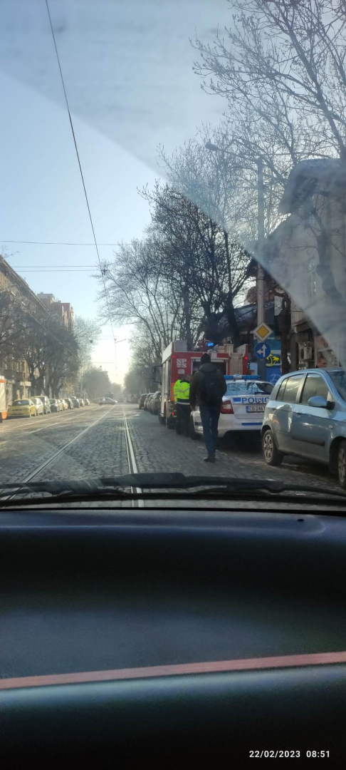 Първо в БЛИЦ! Извънредна ситуация в центъра на София СНИМКИ 