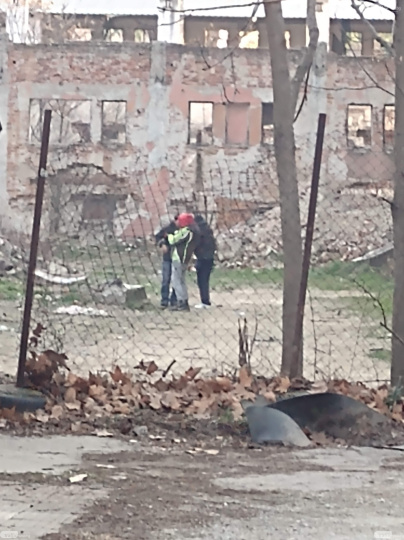 Ужас без край: Наркозависими взимат дозите си в центъра на Пловдив
