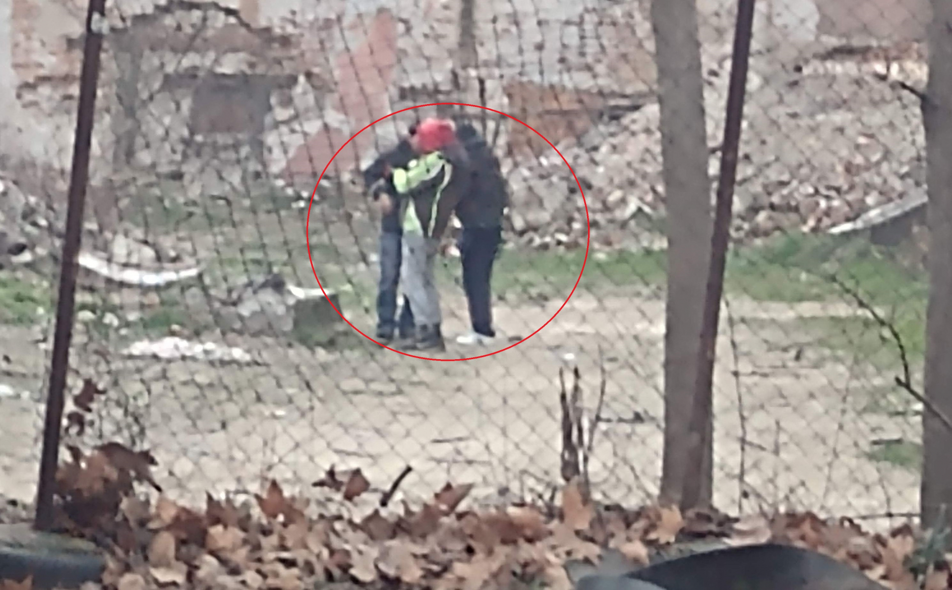 Ужас без край: Наркозависими взимат дозите си в центъра на Пловдив