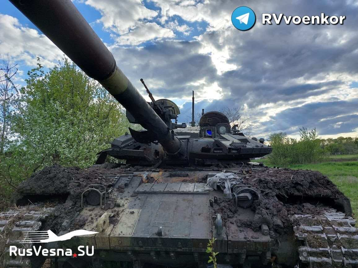 ВИДЕО от войната: „Всичко, което е останало от танка ми!“, жалва се украински бец 
