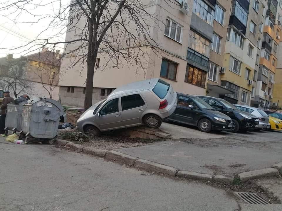 За това невиждано досега в България паркиране ще се говори още дълго време СНИМКА