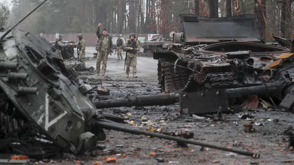 ВИДЕО от войната: Гайдай обяви началото на пълномащабно настъпление на руската армия в Луганск