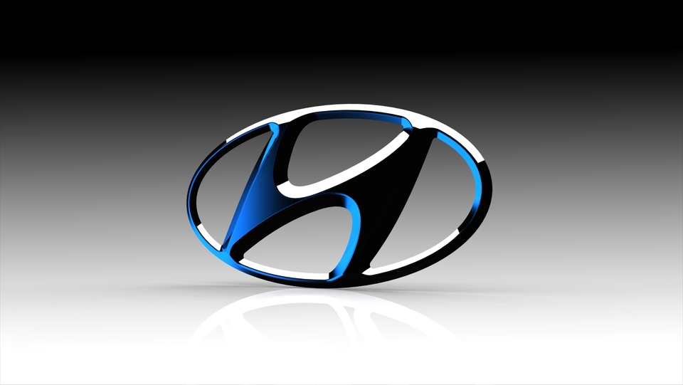 Hyundai разкри дизайна на новото поколение на Elantra СНИМКИ
