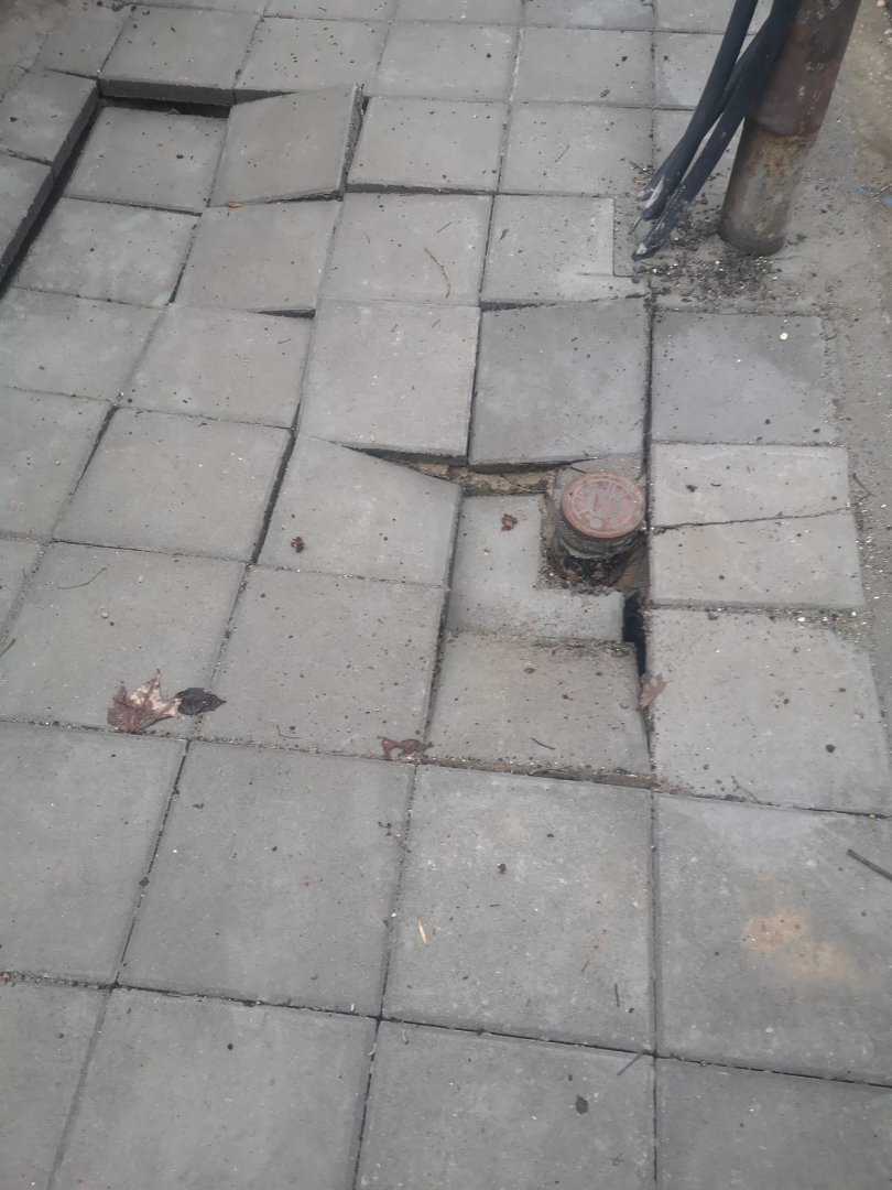 Тротоар захапа лошо крак на русенка веднага след ремонт СНИМКИ