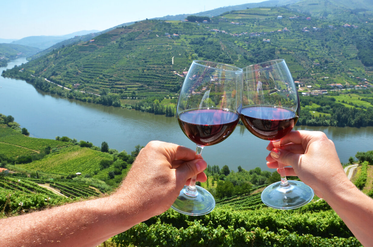 Пътешествие и хубаво вино? Тези страни предлагат най-достъпния алкохолен туризъм